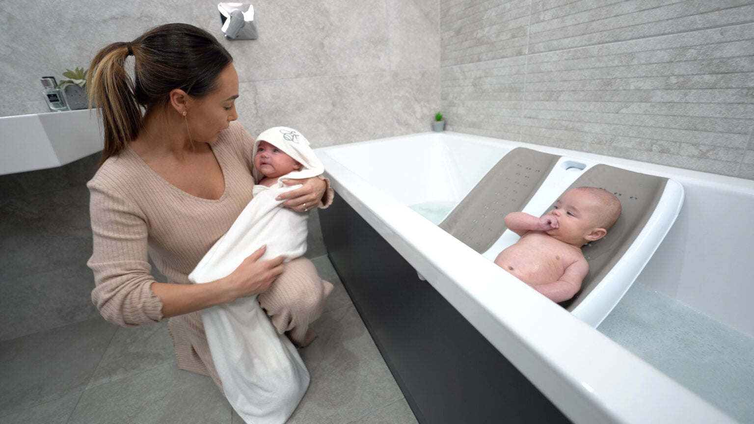 Baby bath 2024 with seat